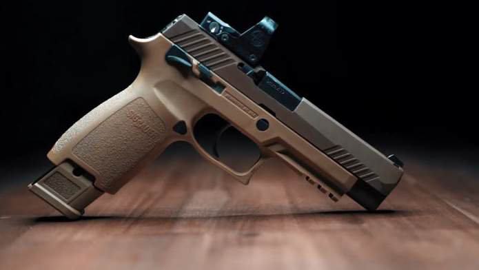 Semi-automatic pistol